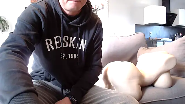freddy0222222 online show from 04/26/26, 06:55