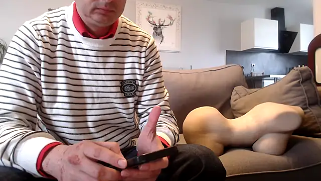 freddy0222222 online show from 05/06/26, 09:14