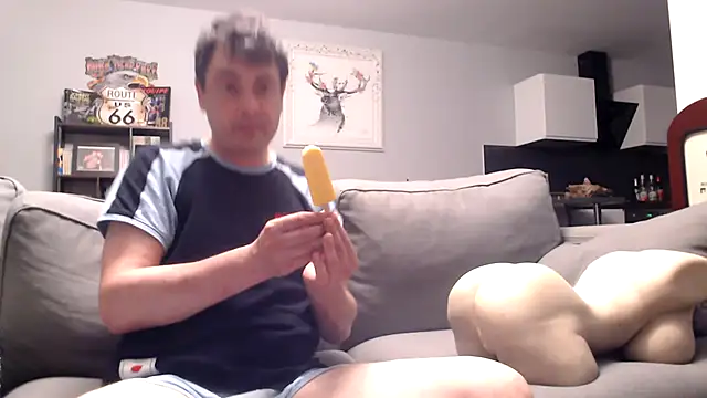freddy0222222 online show from 06/19/26, 08:45