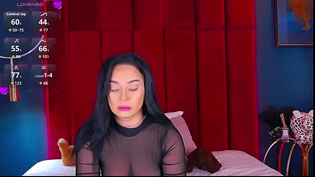 Snapshot of MadyLuxxx chatting on 11/20/25, 08:30 MadyLuxxx online show from 11/20/25, 08:30