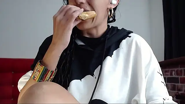 Lucynaugthyy online show from 01/26/25, 12:37