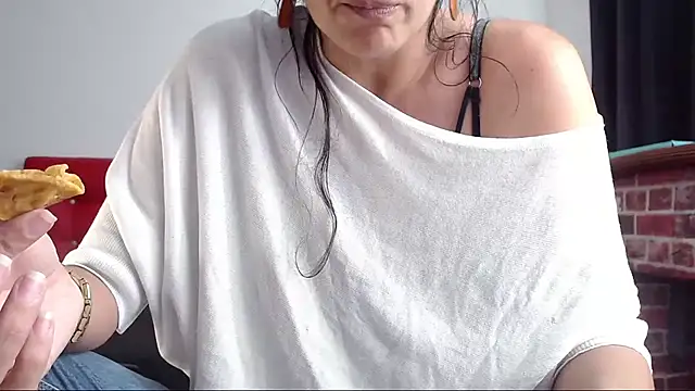 Lucynaugthyy online show from 02/13/25, 08:13