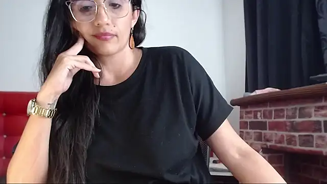 Lucynaugthyy online show from 03/10/25, 04:49