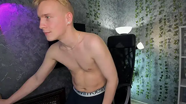 Snapshot of AlexxSweet chatting on 01/05/25, 10:10 AlexxSweet online show from 01/05/25, 10:10