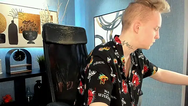 Snapshot of AlexxSweet chatting on 03/15/25, 06:36 AlexxSweet online show from 03/15/25, 06:36