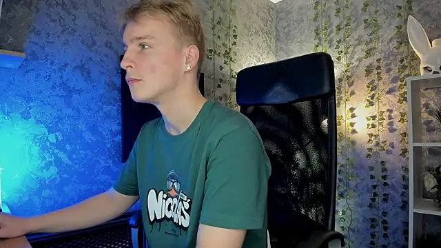 AlexxSweet online show from 10/05/25, 06:45