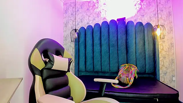 nalalye cruzz  online show from 12/17/25, 02:28