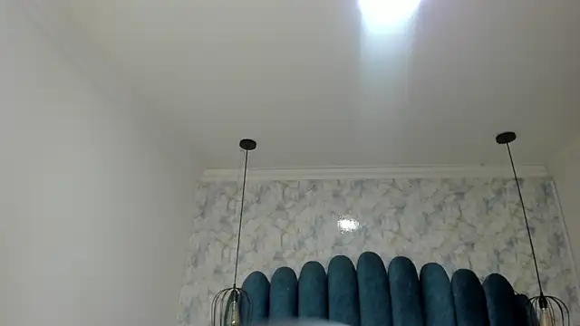 nalalye cruzz  online show from 05/15/26, 03:35