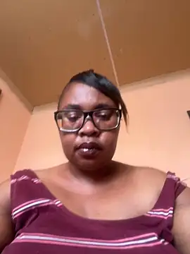 Snapshot of ZOQULUx chatting on 12/02/24, 11:34 ZOQULUx online show from 12/02/24, 11:34
