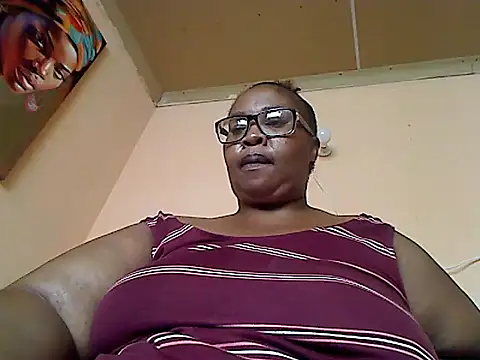 Snapshot of ZOQULUx chatting on 01/10/25, 07:46 ZOQULUx online show from 01/10/25, 07:46
