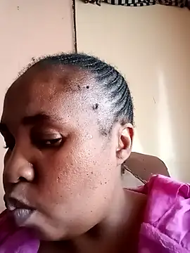 Snapshot of ZOQULUx chatting on 10/04/25, 10:02 ZOQULUx online show from 10/04/25, 10:02