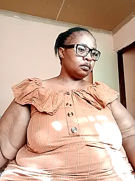 Snapshot of ZOQULUx chatting on 01/06/26, 01:37 ZOQULUx online show from 01/06/26, 01:37