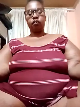 Snapshot of ZOQULUx chatting on 02/01/26, 06:17 ZOQULUx online show from 02/01/26, 06:17