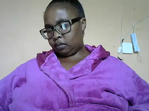 Snapshot of ZOQULUx chatting on 02/25/26, 05:17 ZOQULUx online show from 02/25/26, 05:17