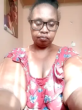 Snapshot of ZOQULUx chatting on 03/03/26, 01:50 ZOQULUx online show from 03/03/26, 01:50