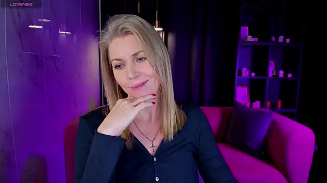 Annie Light online show from 12/04/24, 12:03