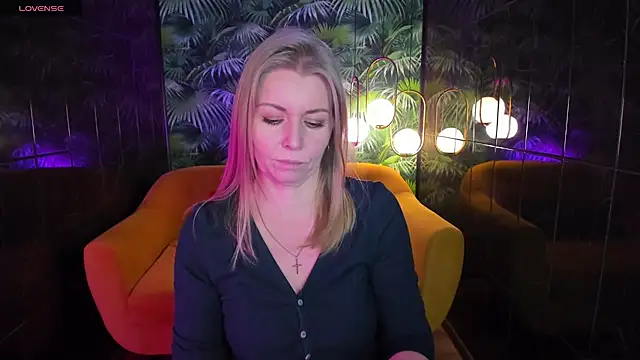 Annie Light online show from 12/05/24, 08:55
