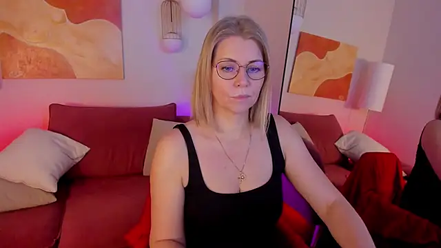 Annie Light online show from 12/01/25, 05:45