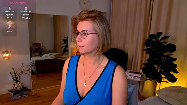 Annie Light online show from 06/04/26, 06:41