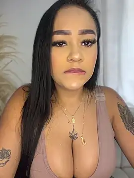Luisa Fernandaa online show from 07/19/26, 09:51