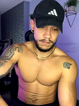 ARON TAYLER01 online show from 10/24/25, 10:22