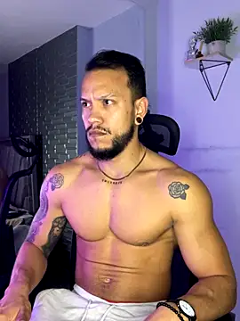 Snapshot of ARON_TAYLER01 chatting on 11/12/25, 10:26 ARON TAYLER01 online show from 11/12/25, 10:26