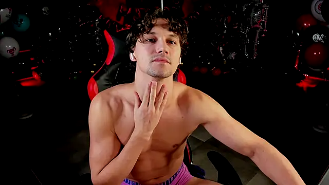 Snapshot of dirty-boss chatting on 11/19/25, 10:15 dirty-boss online show from 11/19/25, 10:15