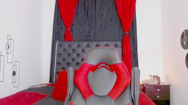 misslombana online show from 09/13/25, 04:23