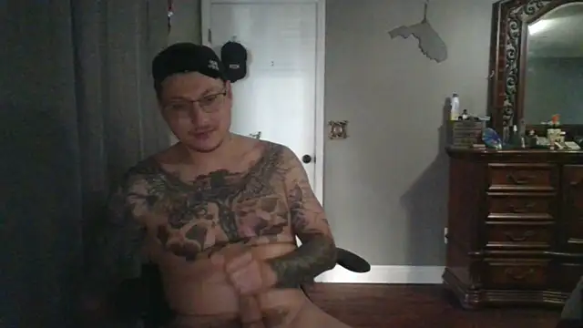 Snapshot of MrBiggBallz chatting on 12/21/24, 01:42 MrBiggBallz online show from 12/21/24, 01:42