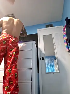 Snapshot of MrBiggBallz chatting on 12/27/24, 01:28 MrBiggBallz online show from 12/27/24, 01:28