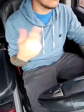 Snapshot of MrBiggBallz chatting on 01/18/25, 05:37 MrBiggBallz online show from 01/18/25, 05:37