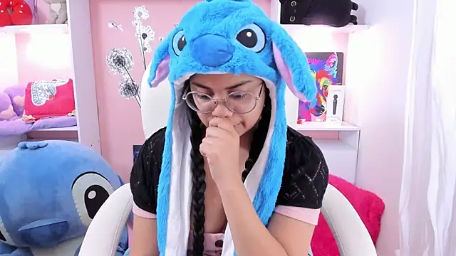 Snapshot of esmeralda112 chatting on 09/21/25, 10:06 esmeralda112 online show from 09/21/25, 10:06