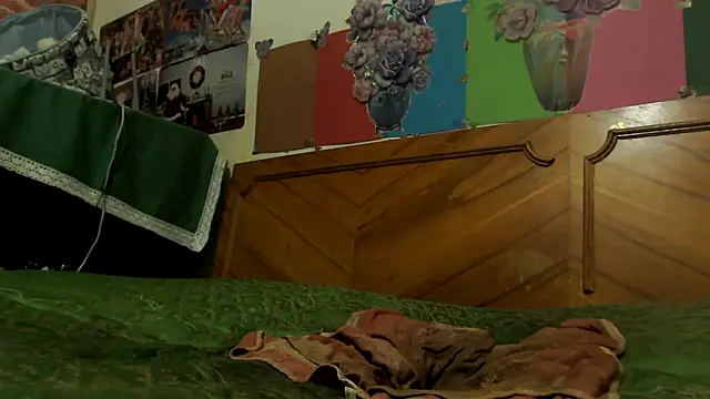 EllyseJenner online show from 10/22/25, 05:24