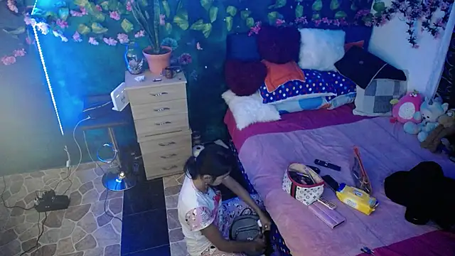 Samara Beltran online show from 12/06/24, 01:18