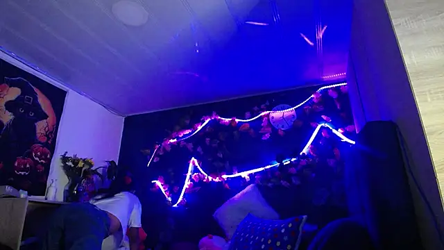 Samara Beltran online show from 12/24/24, 05:27