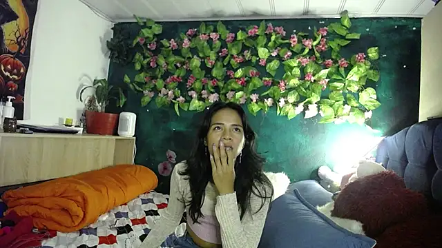 Samara Beltran online show from 01/15/25, 04:04