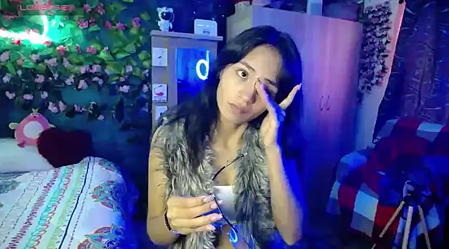 Samara Beltran online show from 02/13/25, 08:34