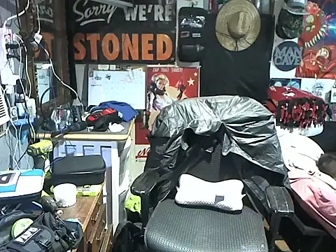 CloudDadddyyy420 online show from 12/24/24, 10:06