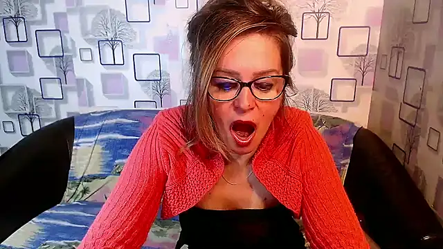 Snapshot of milfsexy chatting on 12/04/24, 01:09 milfsexy online show from 12/04/24, 01:09