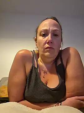 Wisie Cutie online show from 05/06/26, 10:04