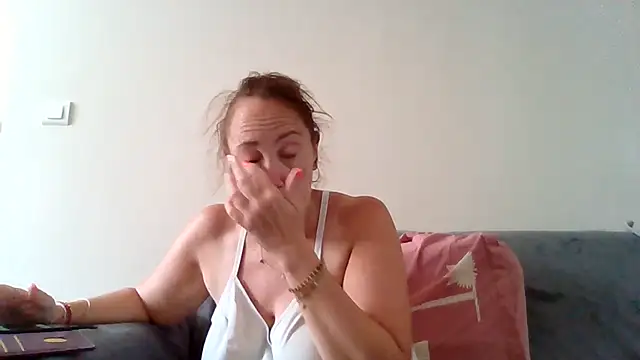 Snapshot of Wisie_Cutie chatting on 07/17/26, 09:27 Wisie Cutie online show from 07/17/26, 09:27