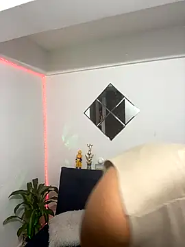 Snapshot of rick03_leto chatting on 10/28/25, 04:16 rick03 leto online show from 10/28/25, 04:16