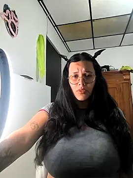 Snapshot of Annya-sweet chatting on 09/21/25, 02:29 Annya-sweet online show from 09/21/25, 02:29