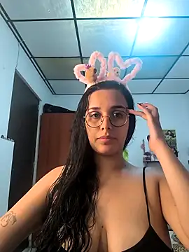 Snapshot of Annya-sweet chatting on 10/31/25, 02:51 Annya-sweet online show from 10/31/25, 02:51