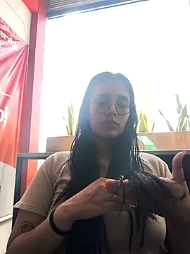 Snapshot of Annya-sweet chatting on 12/04/25, 04:05 Annya-sweet online show from 12/04/25, 04:05