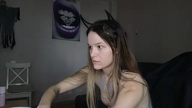 Snapshot of Nate__ chatting on 11/02/25, 08:06 Nate online show from 11/02/25, 08:06