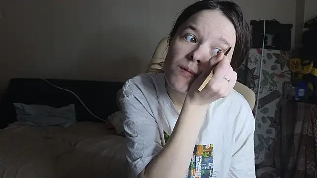 Snapshot of Nate__ chatting on 11/22/25, 05:28 Nate online show from 11/22/25, 05:28