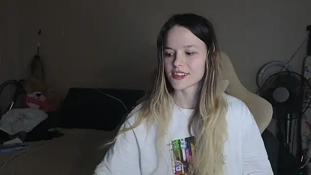 Snapshot of Nate__ chatting on 11/23/25, 08:36 Nate online show from 11/23/25, 08:36