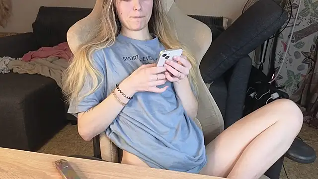 Snapshot of Nate__ chatting on 12/03/25, 04:20 Nate online show from 12/03/25, 04:20