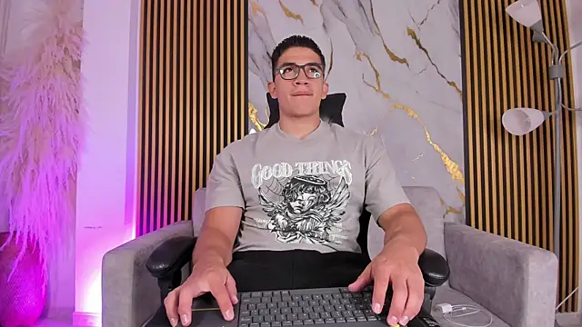 Snapshot of JeffDaltton chatting on 09/13/25, 12:49 JeffDaltton online show from 09/13/25, 12:49